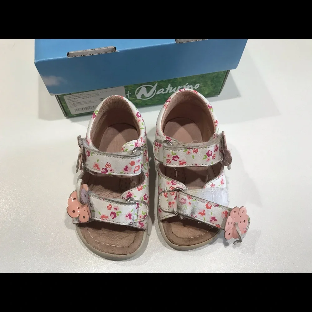 ☀️Girl’s NATURINO Leather Shoes, size 3.5
